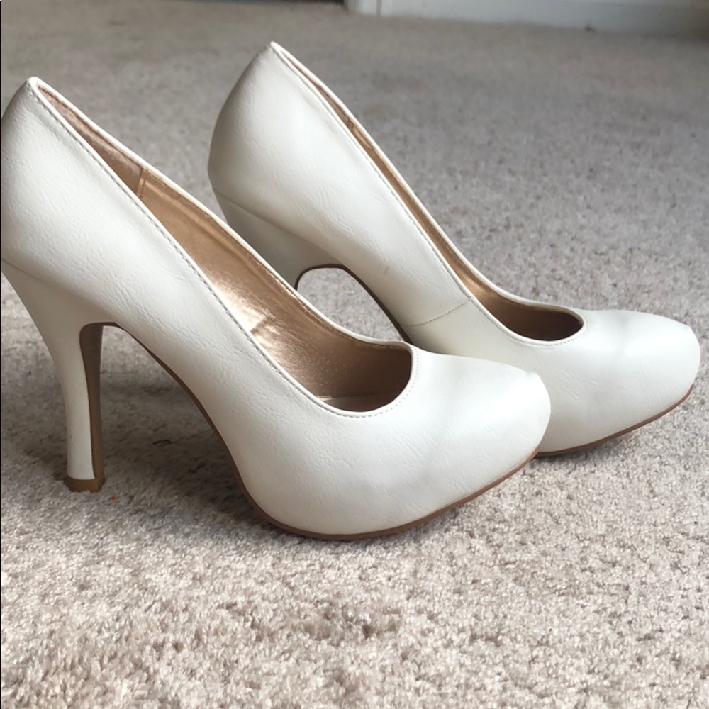 Qupid white heels